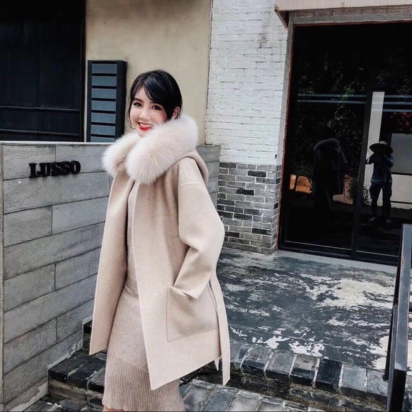 Women wool coat. - Picture 5 of 8